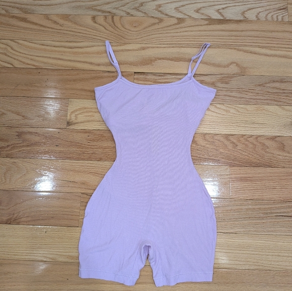 2. NWT SKIMS SOFT LOUNGE ONESIE IN SUGARPLUM - Picture 7 of 8